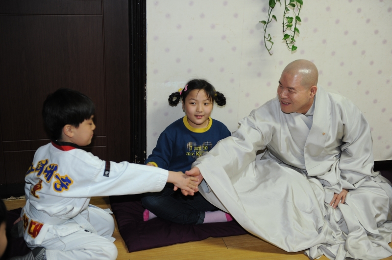 2010.03.31_혜명보육원 방문 (5)